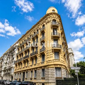 Property in Carre d'Or