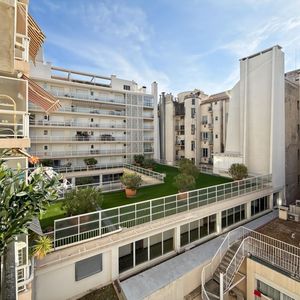 Property in Carre d'Or