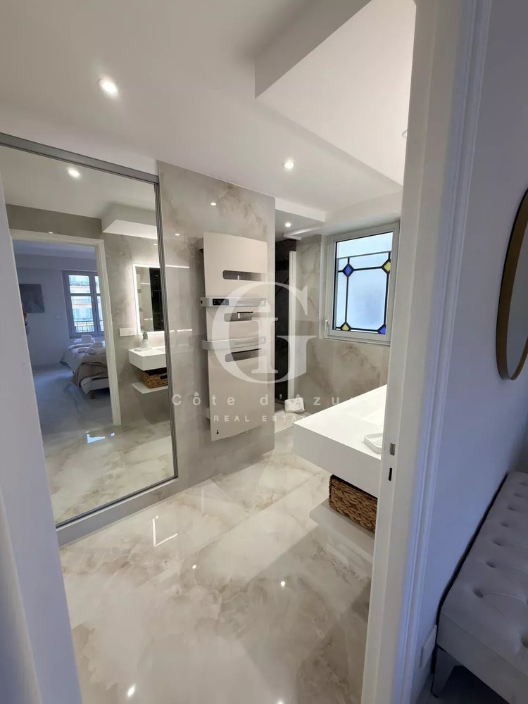 Property photo in Carre d'Or