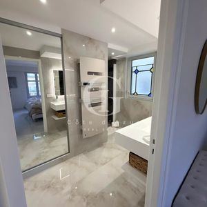 Property in Carre d'Or