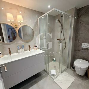 Property in Carre d'Or