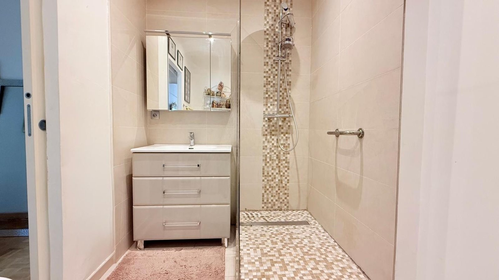Property photo in Carre d'Or