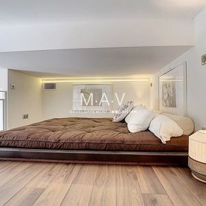Property in Carre d'Or