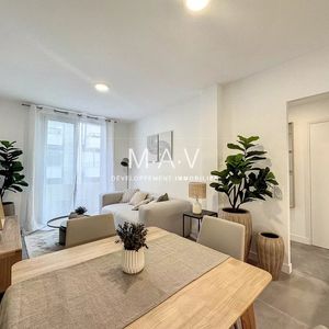 Property in Carre d'Or