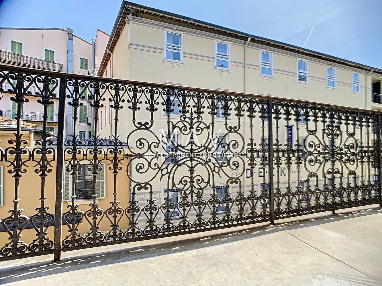 Property photo in Carre d'Or