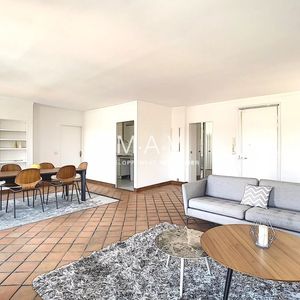 Property in Carre d'Or