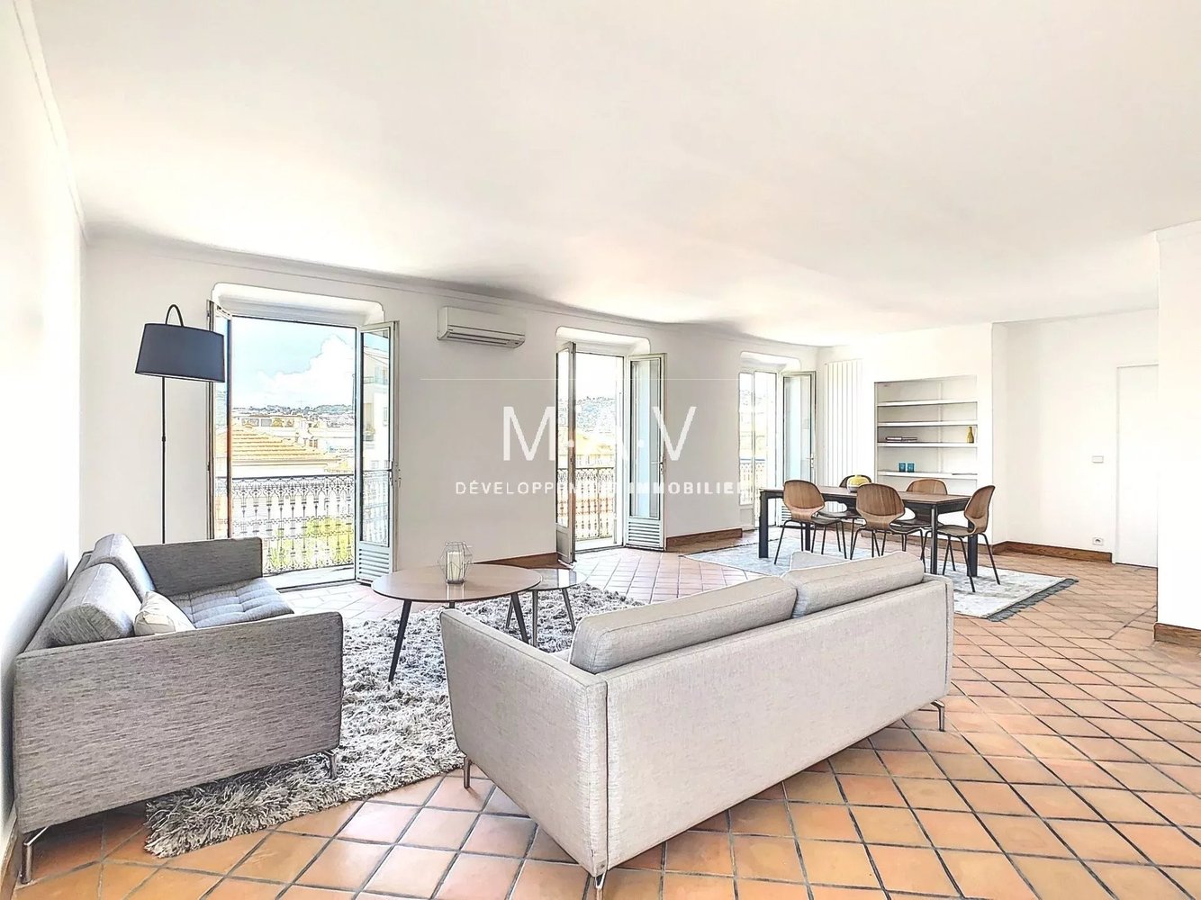 Property photo in Carre d'Or