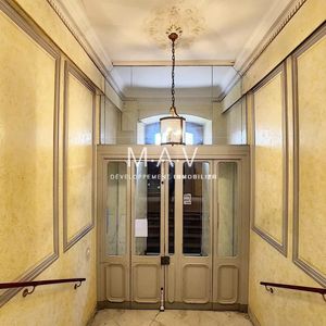 Property in Carre d'Or