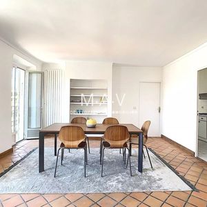 Property in Carre d'Or