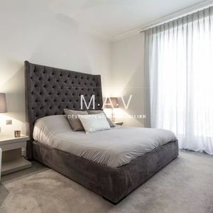 Property in Carre d'Or