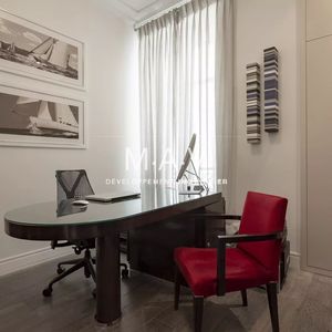 Property in Carre d'Or