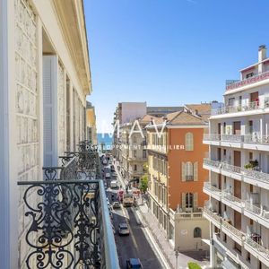 Property in Carre d'Or