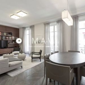Property in Carre d'Or