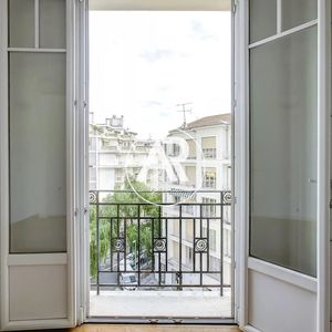 Property in Carre d'Or