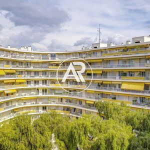 Property in Carre d'Or
