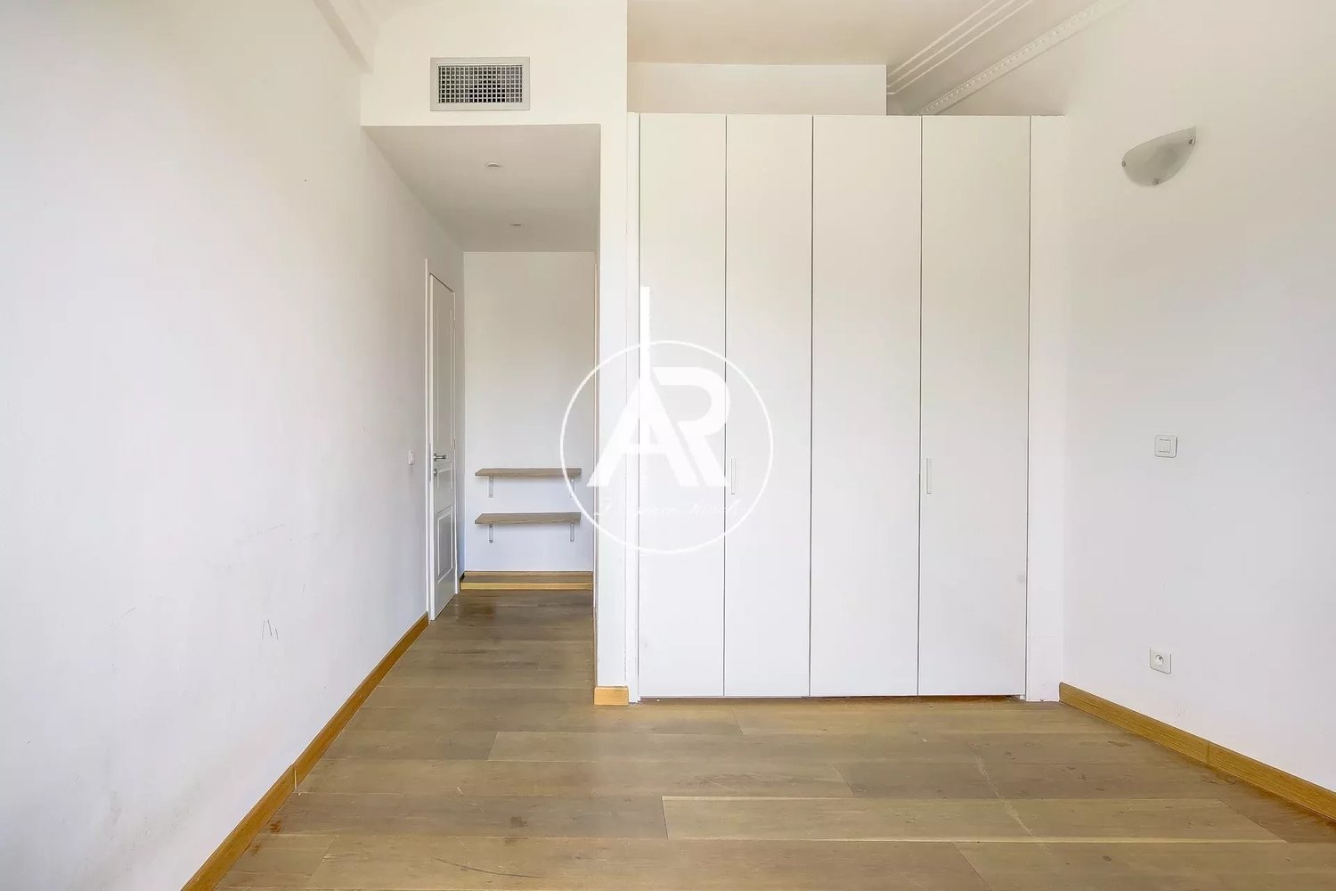 Property photo in Carre d'Or