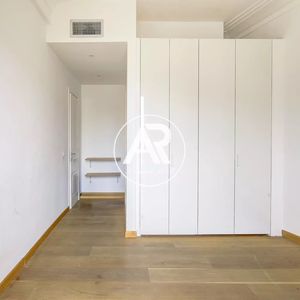 Property in Carre d'Or
