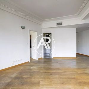 Property in Carre d'Or