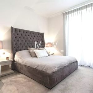 Property in Carre d'Or