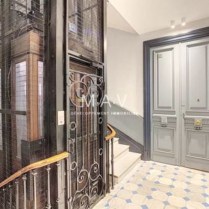 Property in Carre d'Or