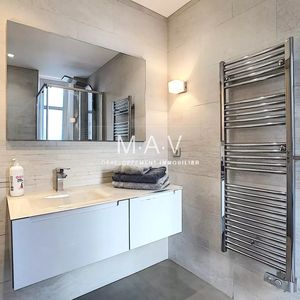 Property in Carre d'Or
