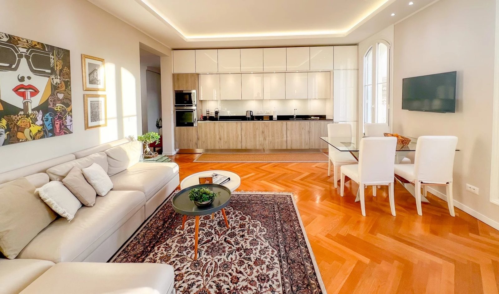 Property photo in Carre d'Or