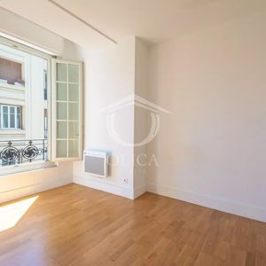 Property in Carre d'Or
