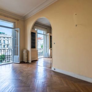 Property in Carre d'Or