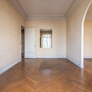 Property in Carre d'Or
