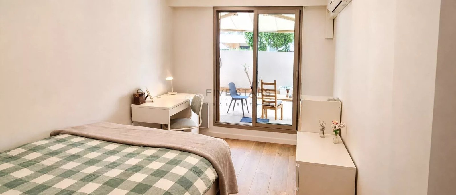 Property photo in Carre d'Or