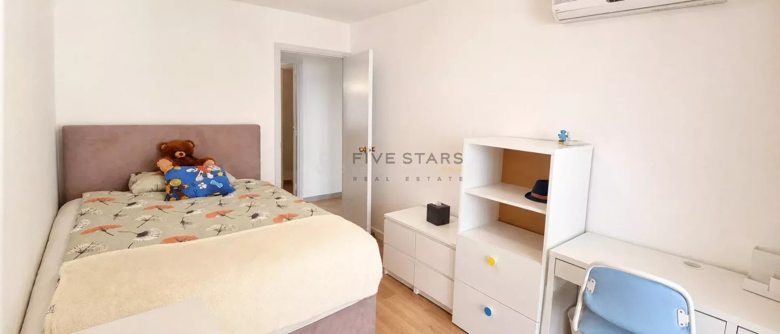Property photo in Carre d'Or
