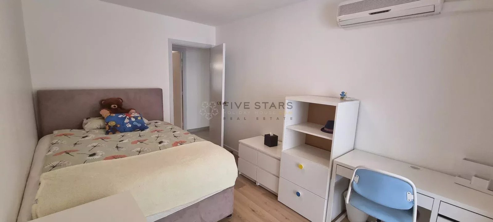 Property photo in Carre d'Or