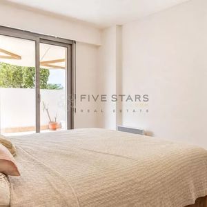 Property in Carre d'Or