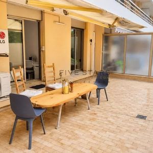 Property in Carre d'Or