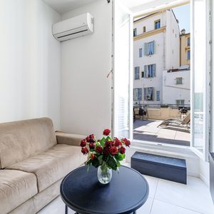 Property in Carre d'Or