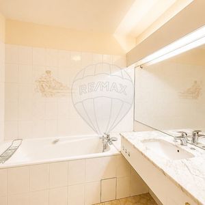 Property in Carre d'Or