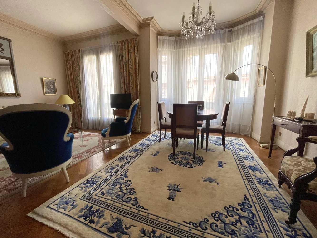 Property photo in Carre d'Or