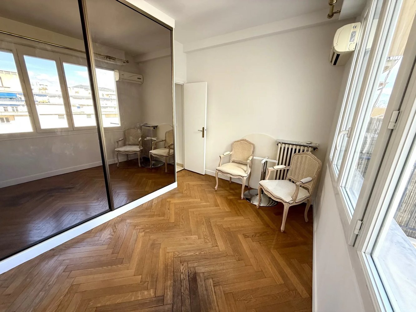 Property photo in Carre d'Or