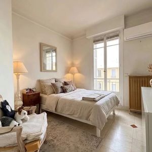 Property in Carre d'Or