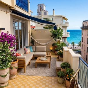 Property in Carre d'Or