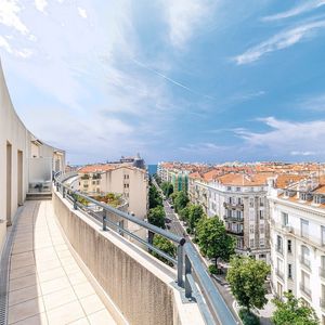 Property in Carre d'Or