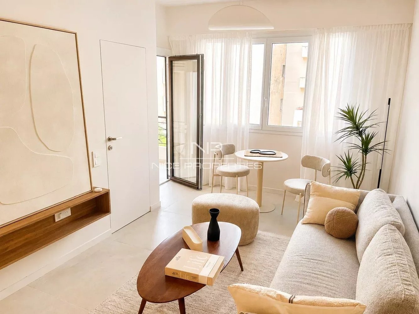 Property photo in Carre d'Or