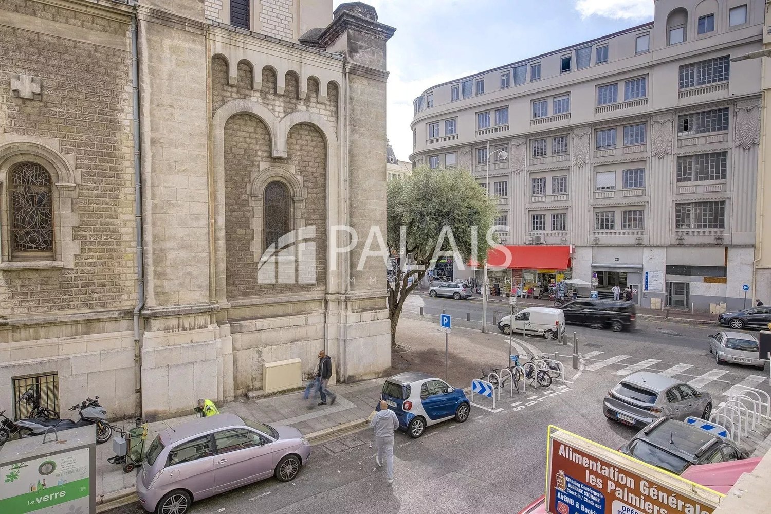 Property photo in Carre d'Or