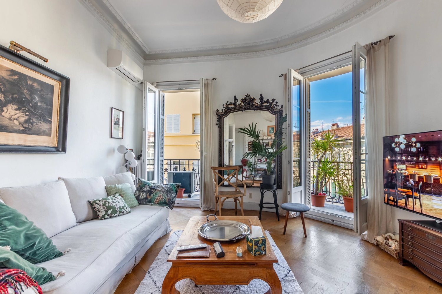 Property photo in Carre d'Or