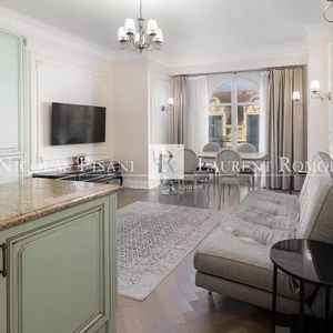 Property in Carre d'Or
