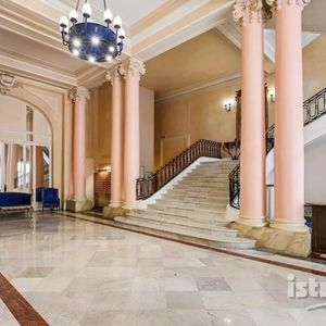 Property in Carre d'Or