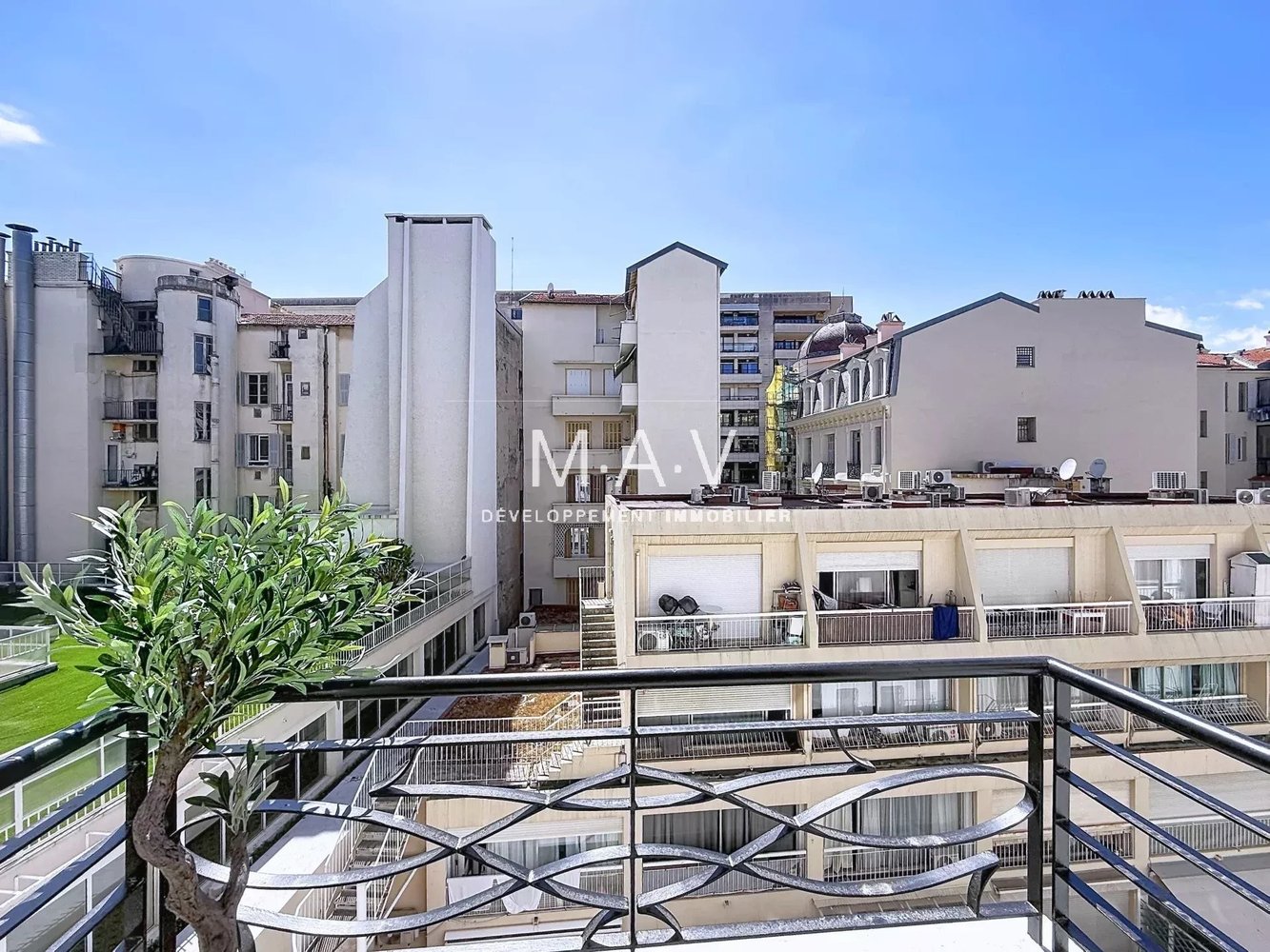 Property photo in Carre d'Or