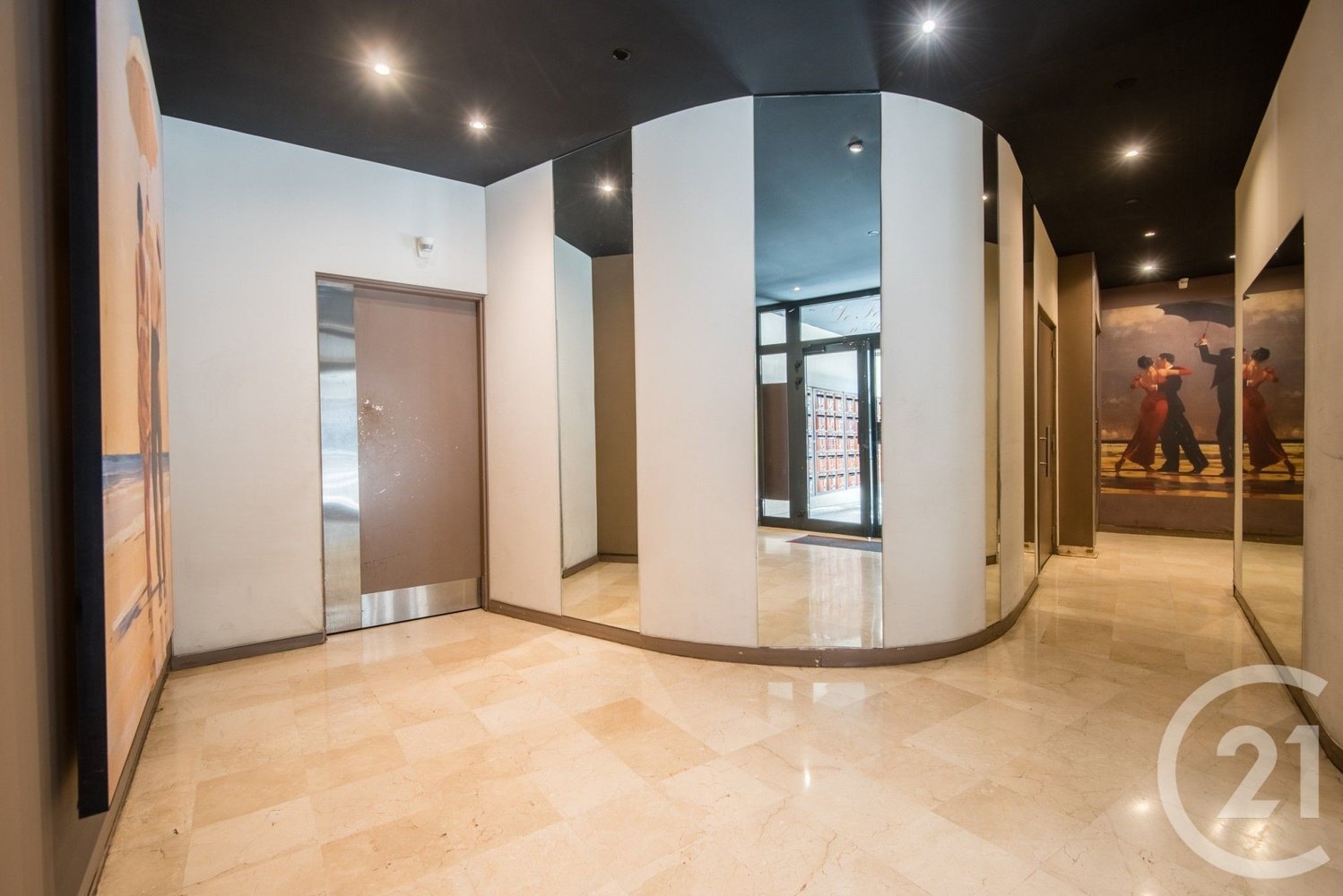 Property photo in Carre d'Or