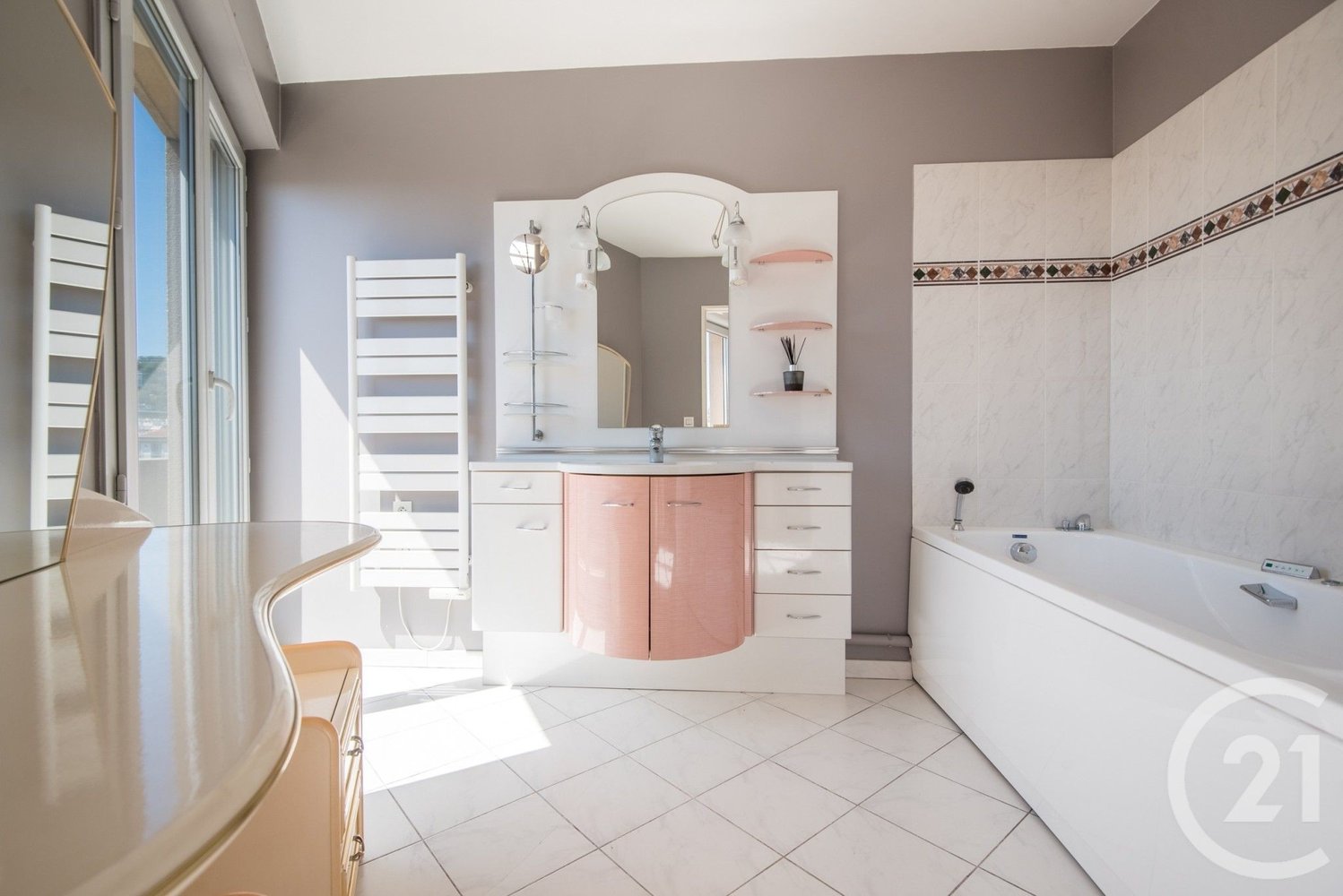 Property photo in Carre d'Or