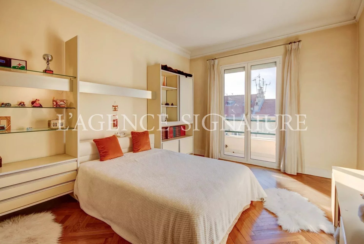 Property photo in Carre d'Or